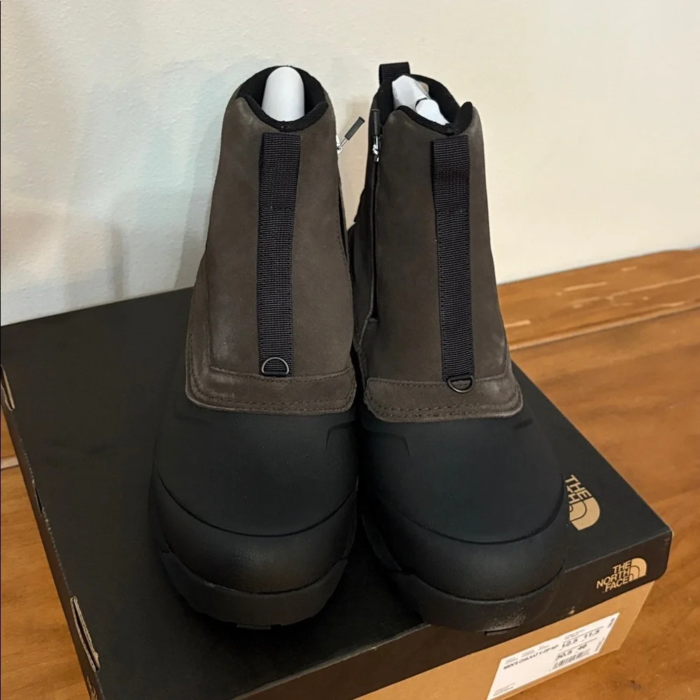 The North Face NWT Chilkat VZip Dark Brown and Black Snow Rain Boots Size 12.5
